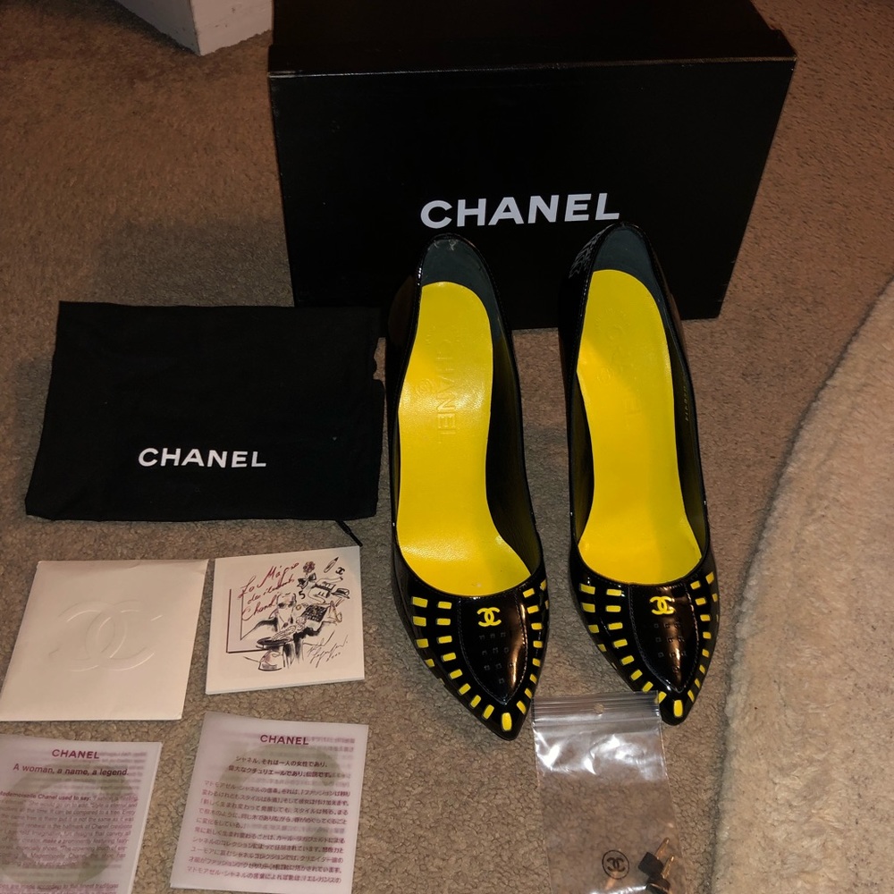 CHANEL Black and Yellow Heels
